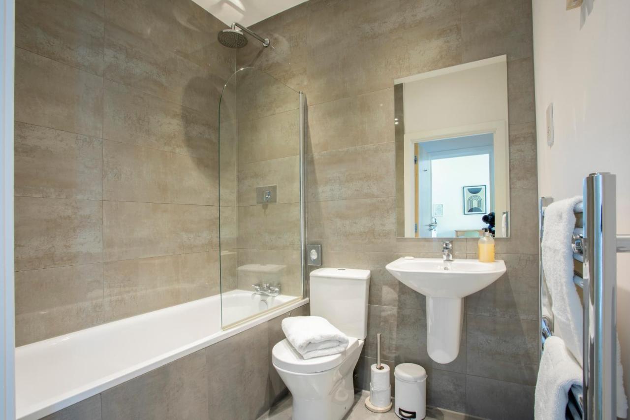 1 Bed Apartment - Redhill Central, Surrey, Gatwick #2 Zewnętrze zdjęcie