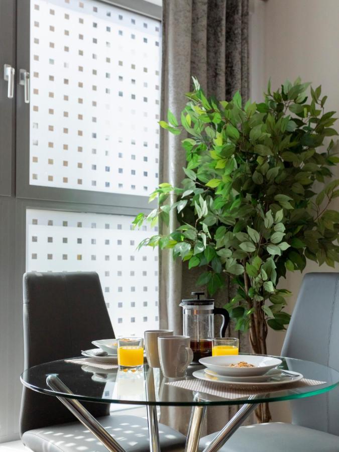 1 Bed Apartment - Redhill Central, Surrey, Gatwick #2 Zewnętrze zdjęcie
