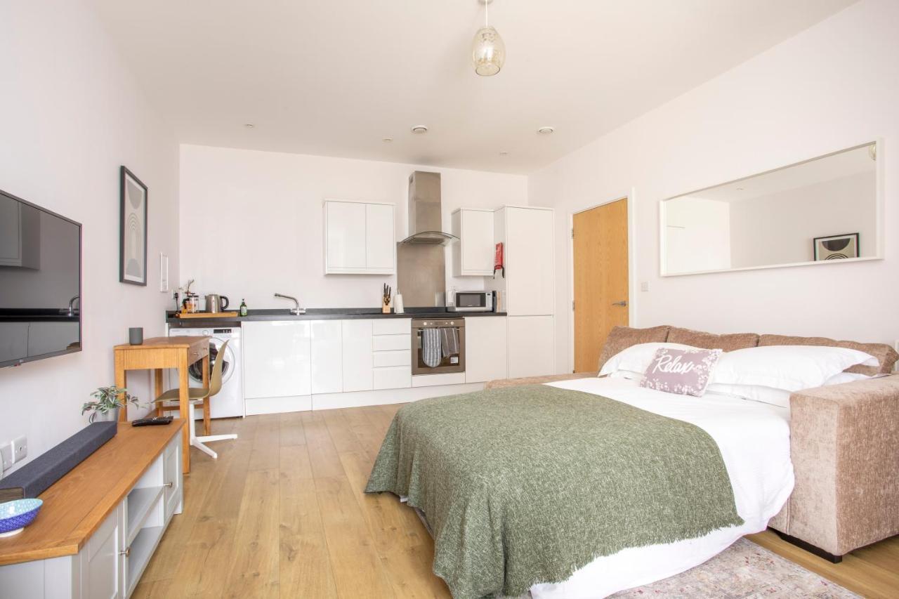 1 Bed Apartment - Redhill Central, Surrey, Gatwick #2 Zewnętrze zdjęcie